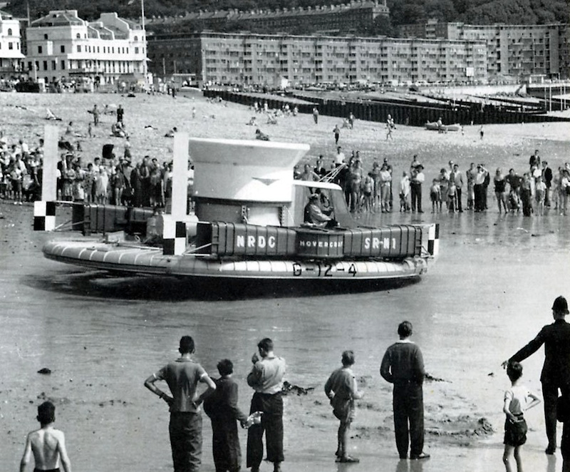 Illustration for article titled An Illustrated History of the Hovercraft